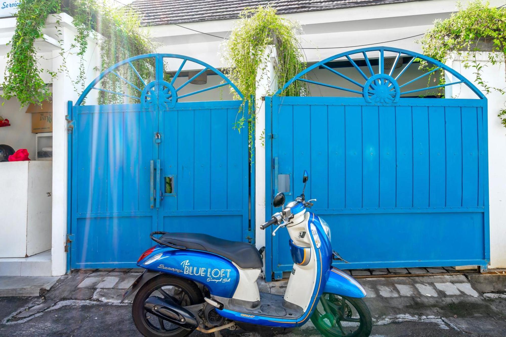 Апартаменты The Blue Loft Seminyak Free Scooter Экстерьер фото